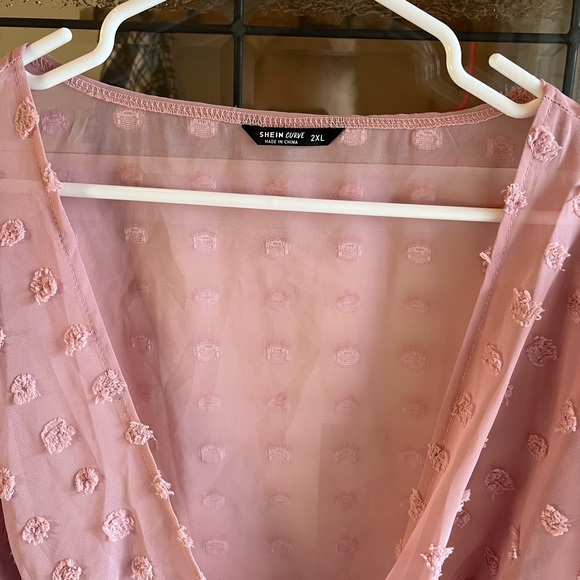 SHEIN Curve Pink Swedish Wrap Polka Dot Puff Cropped Wrap Around Blouse - Picture 3 of 7